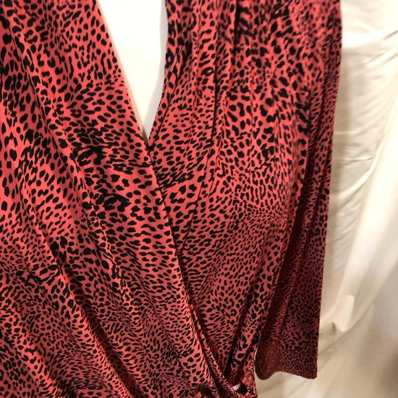 CHAUS New York Red & Black Animal Print V-neck Long Sleeve Wrap Top - Picture 2 of 6